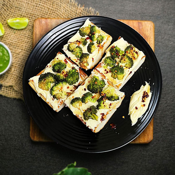 Broccoli Garlic Cheese Toasts